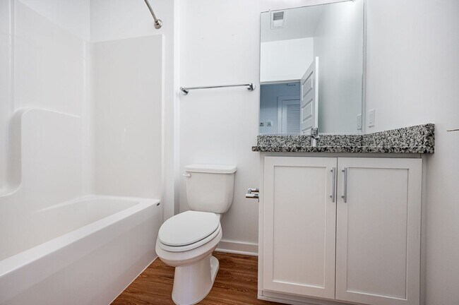 Building Photo - Modern 2 Bedroom Apartment In Manchester D...
