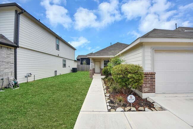Building Photo - 3702 Cub Dr