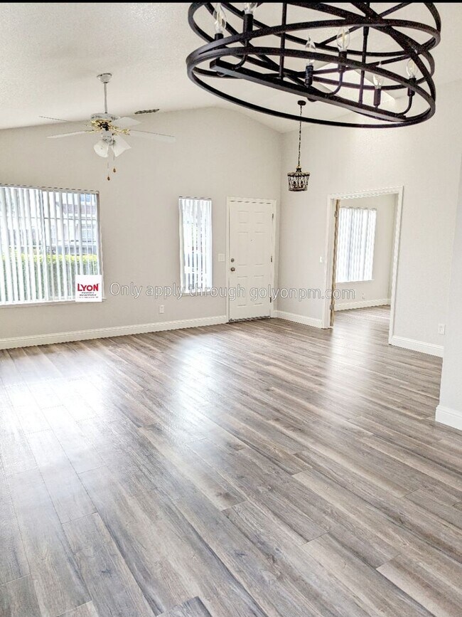 Building Photo - Cute and Cozy Home in Antelope!!!