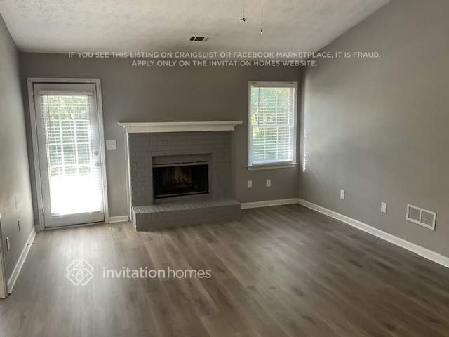 Building Photo - 155 Melton Way