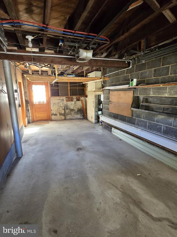 Building Photo - 649 N Warren St