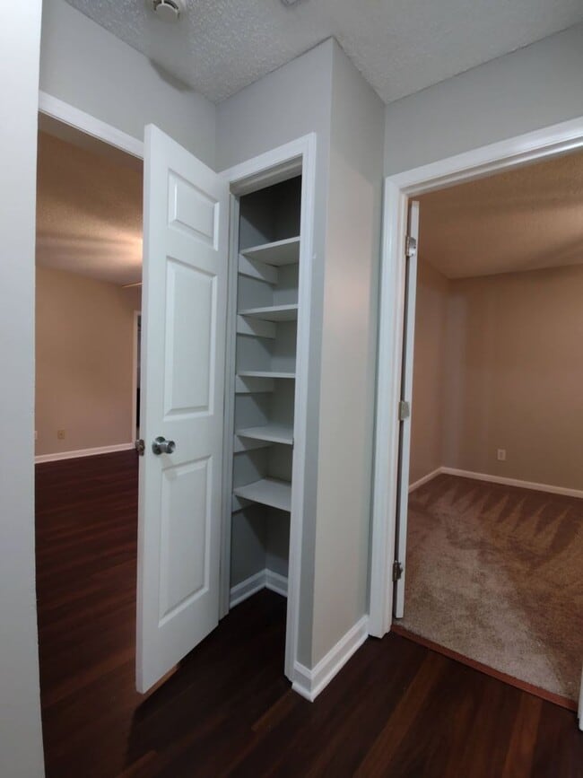 Building Photo - 602 Sand Ridge Rd