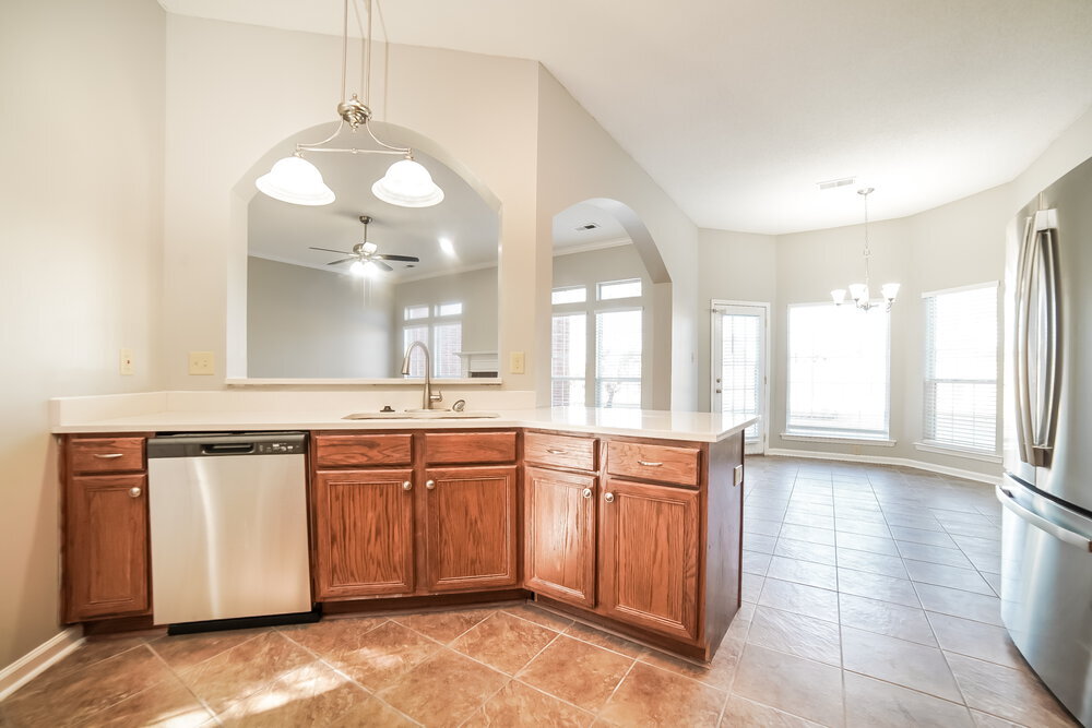 Building Photo - 4599 Meadow Cliff Dr