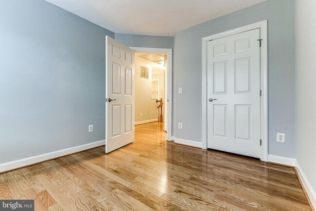 Building Photo - 953 Harrison Cir