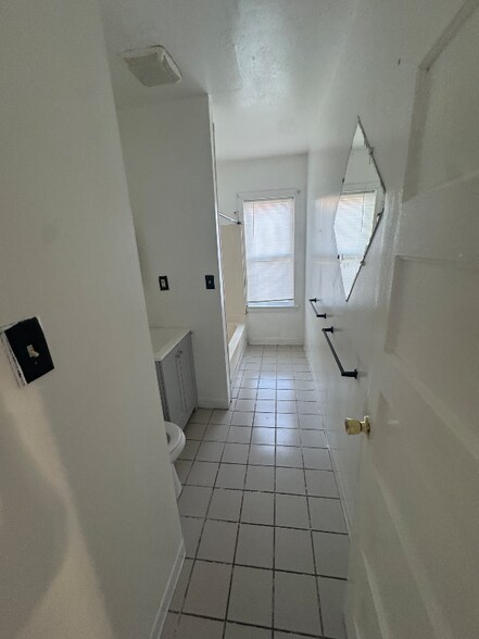 Building Photo - 39 Stanton St