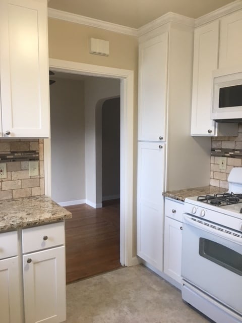 Building Photo - Charming 2 Bedroom Home Close to Downtown