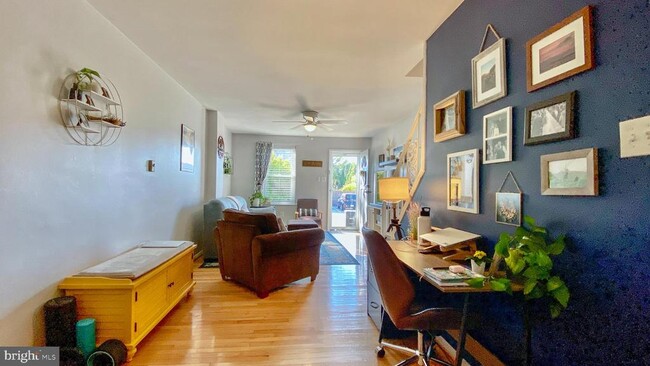 Building Photo - 4 W 1st Ave