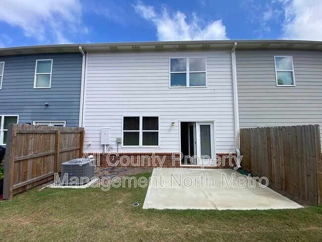 Building Photo - 2715 Poppy Ct