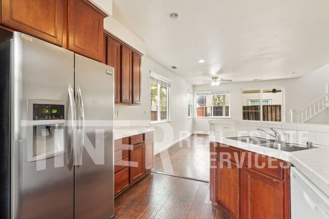 Building Photo - 5 Mantauk Point Pl