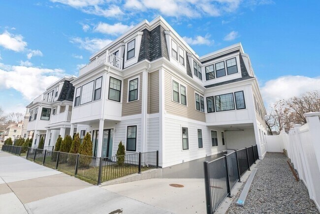 Building Photo - 54 Pleasant St