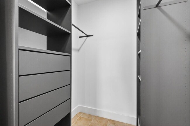 Building Photo - 5093 Privet Pl