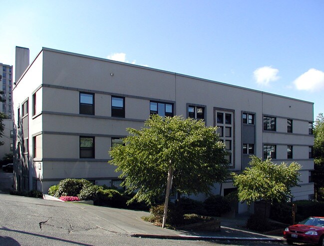 Building Photo - Bay Ridge Court (Cobblestone Court)