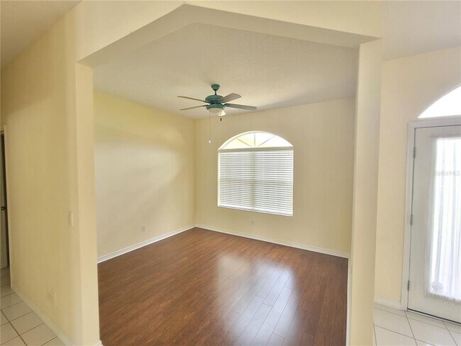 Building Photo - 165 Frontier Dr