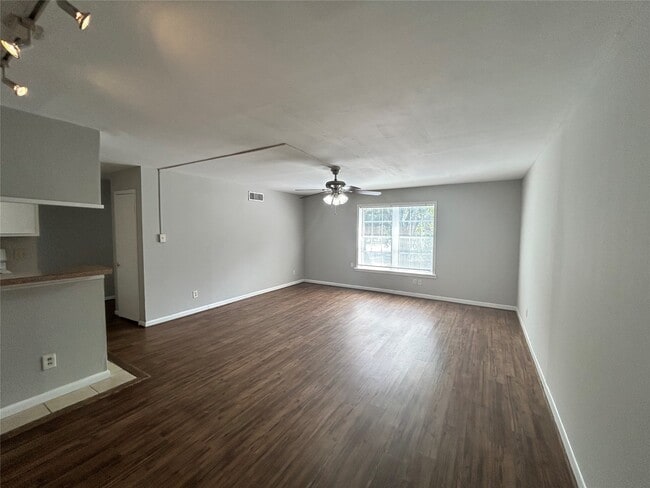 Primary Photo - 807 Heights Blvd