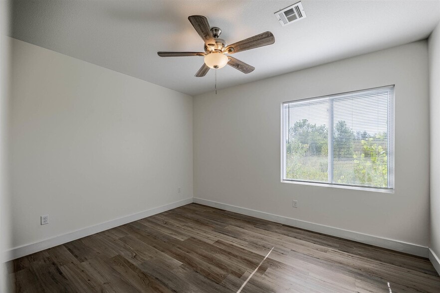 Building Photo - 5746 Bristol St