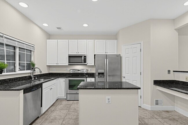 Building Photo - 2420 Dew Meadow Ct