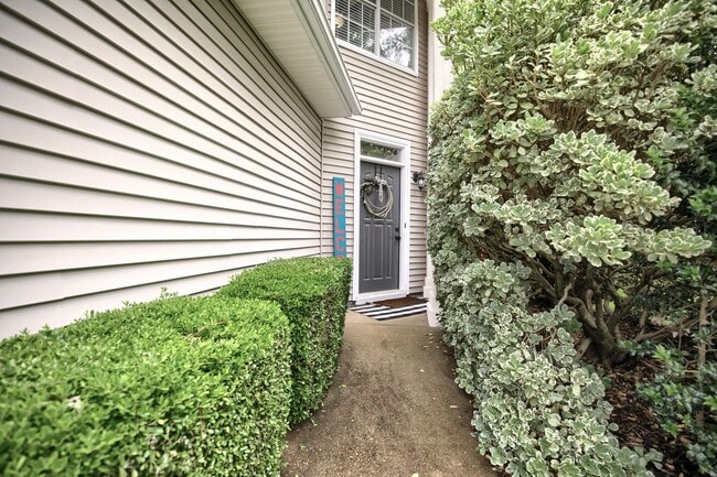 Building Photo - Call Sabrina Thomas at 757-767-0767 for more information