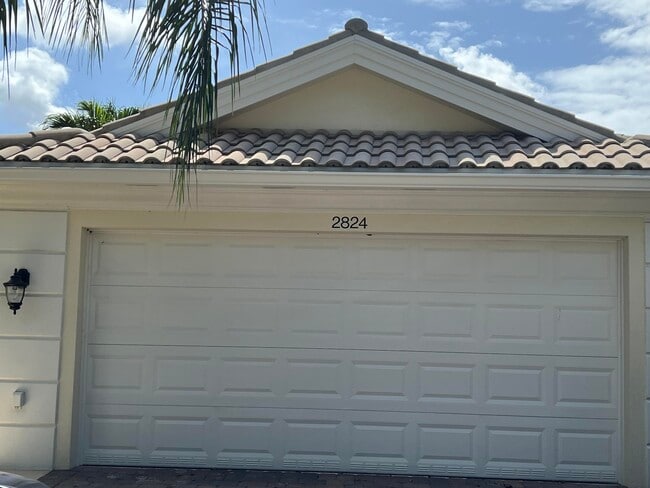 Primary Photo - 2824 Rio Claro Dr N
