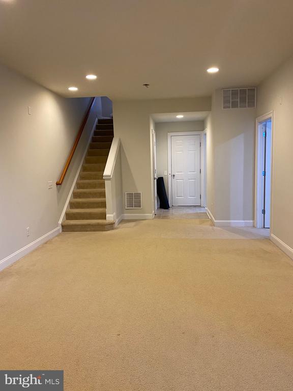 Building Photo - 43557 White Cap Terrace