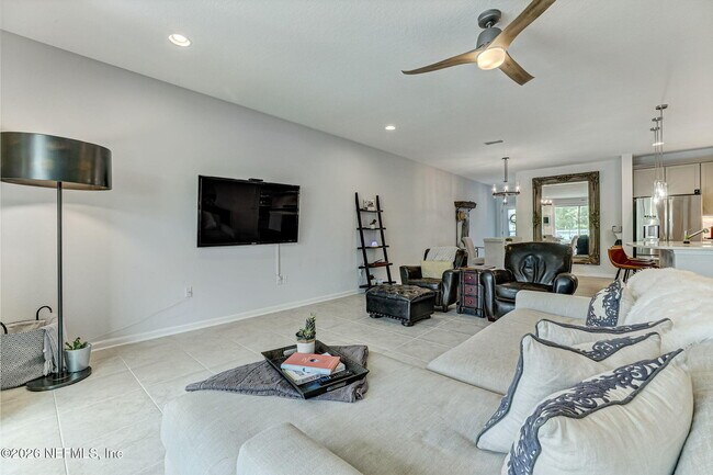 Building Photo - 124 Pine Bluff Dr