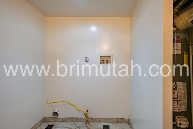 Building Photo - 1785 S 2600 E