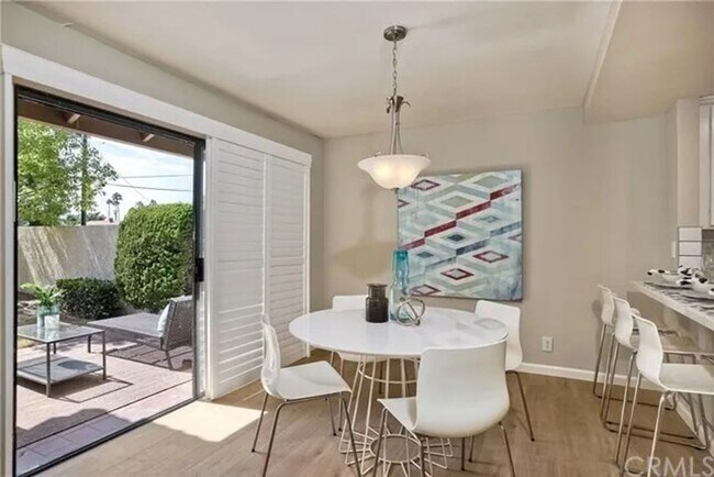 Building Photo - Two Bedroom, Two Bathroom Home for 12-mont...