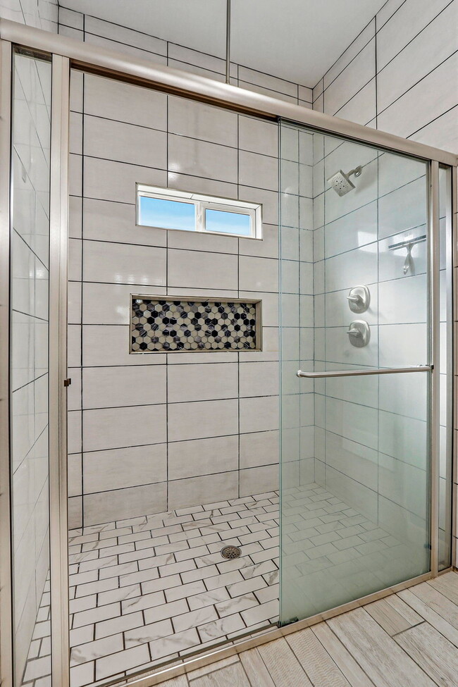 Building Photo - 13110 Emerald Isle St