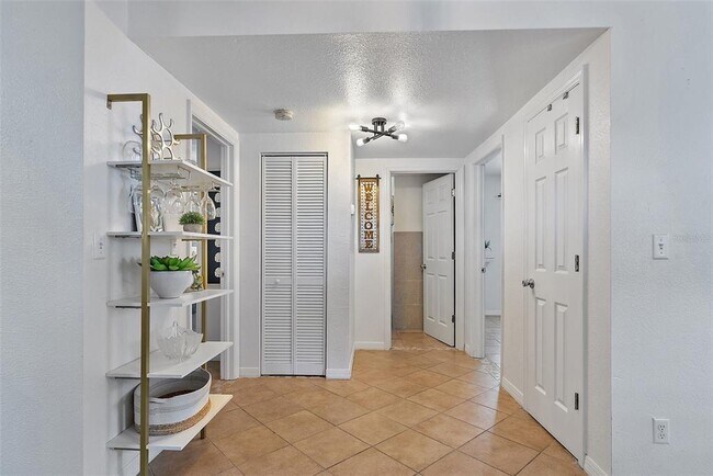 Building Photo - 2810 2nd Ave S