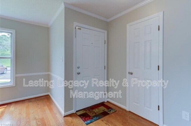 Building Photo - 845 Salem Pointe Ln