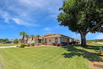 Building Photo - Gulf View Estate Annual Home for Rent