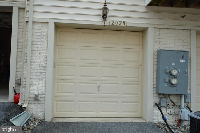 Building Photo - 202 Mill Pond Rd