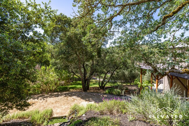 Building Photo - 9400 Chalk Hill Rd