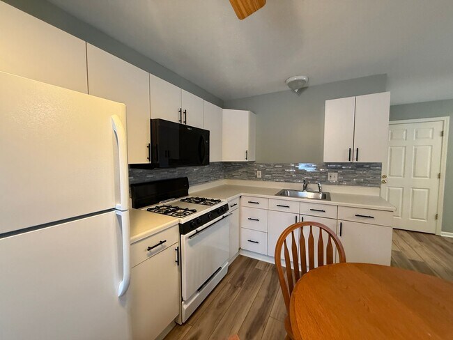 Building Photo - 5093 M-37