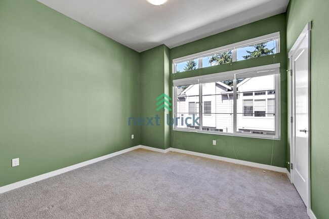 Building Photo - 2 BED & 2.5 BATH TOWNHOUSE FOR RENT
