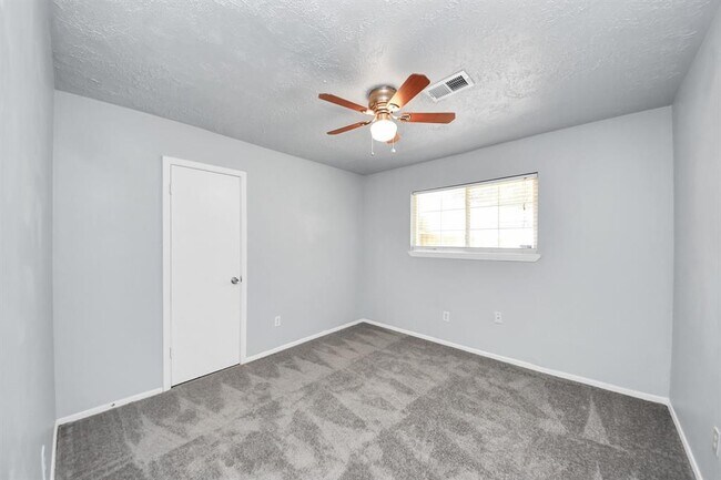 Building Photo - 22407 Millgate Dr
