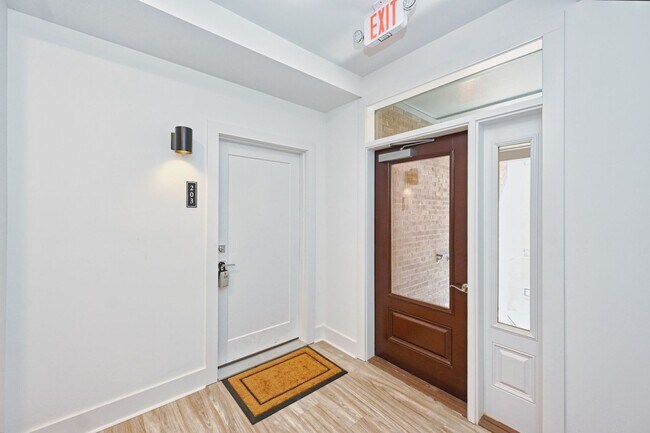 Building Photo - **2022-BUILT CONDO IN THE HEART OF WEDGEWOOD-HOUSTON WALKING DISTANCE TO GEODIS PARK**