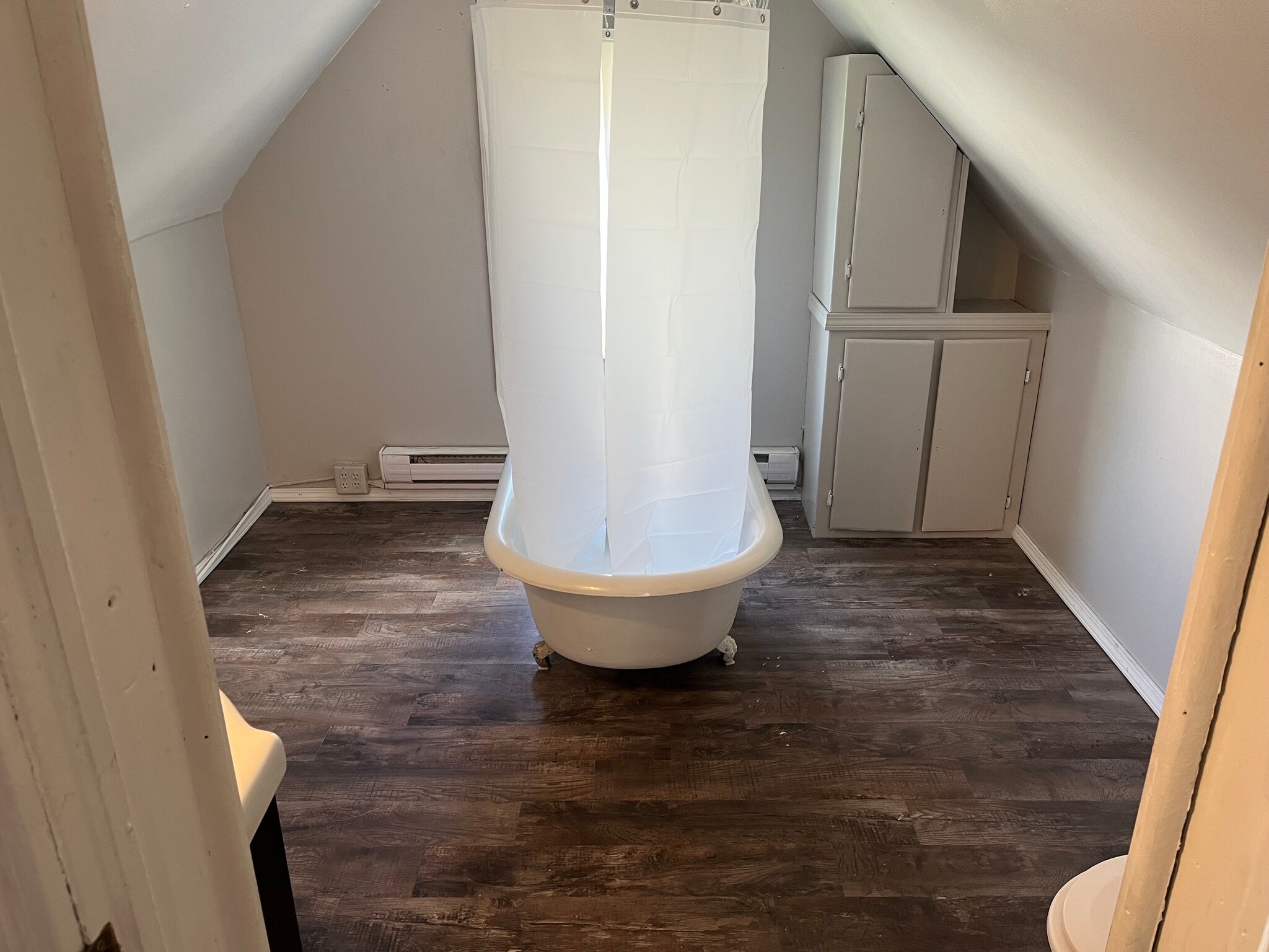 Bathroom - 206 S Monroe St