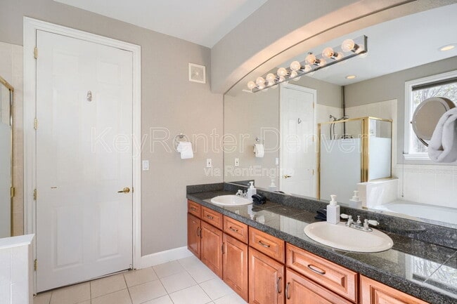 Building Photo - 1735 N Ogden St