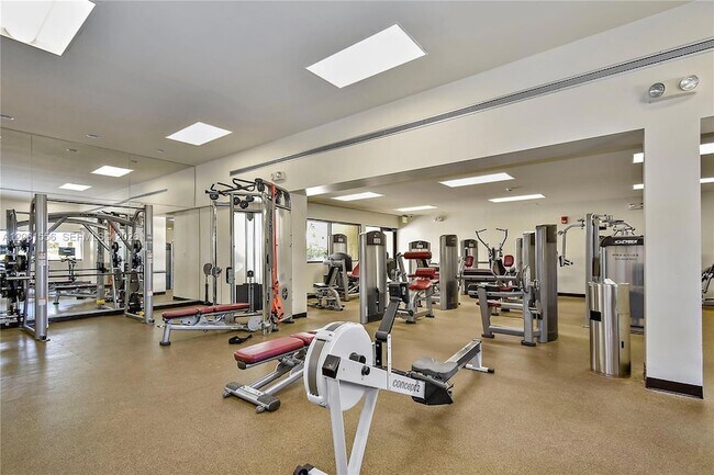 Building Photo - 151 Crandon Blvd