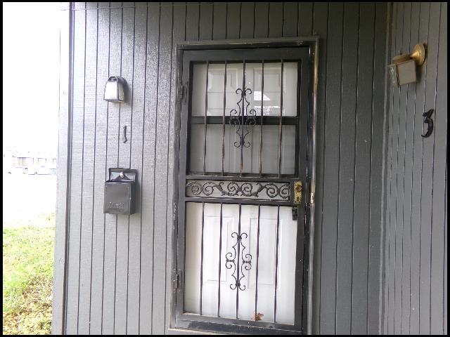 Building Photo - 1813 Sanford Dr