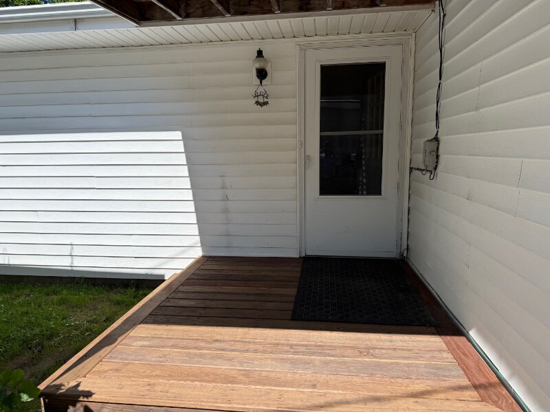 Building Photo - 906 Dodge St