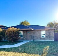 Building Photo - Modern 2 Bedroom 1 Full Bath Duplex with Storage Shed!