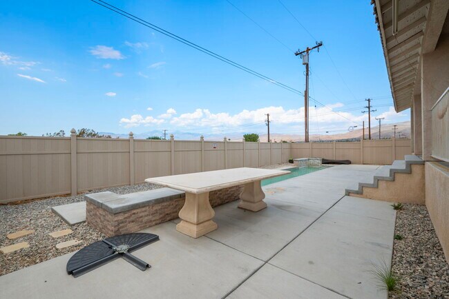 Building Photo - 16087 Bubbling Wells Rd