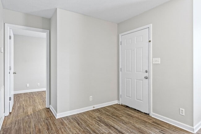 Building Photo - Lexington Drive -209