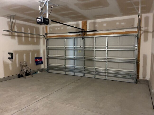 Building Photo - 5 Bedroom 2.5 Bathroom Home in Sunfish Cove in Sunset Beach, NC