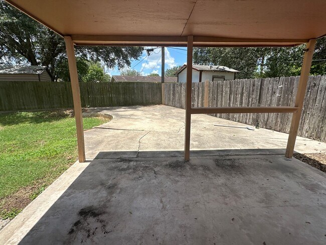 Building Photo - Ready for move in