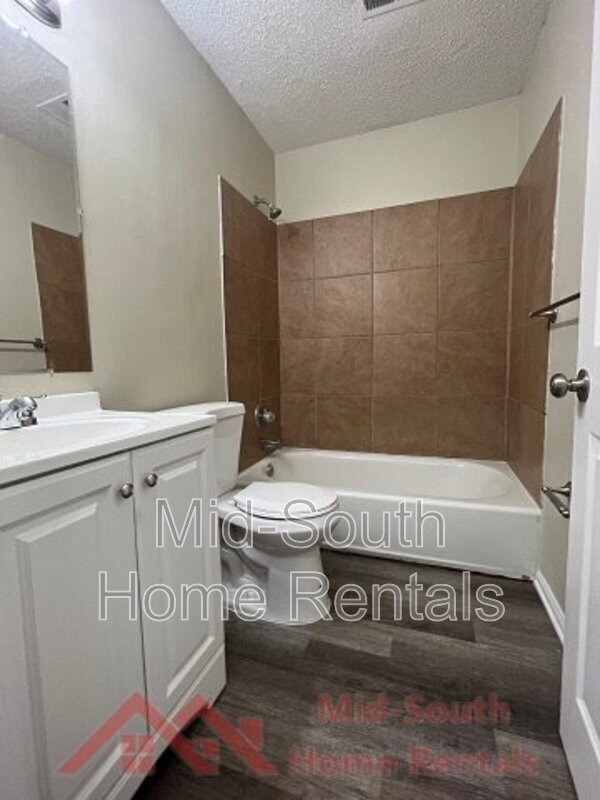 Building Photo - 3111 Harvester Ln