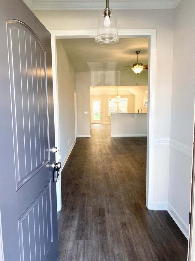 Building Photo - Summerton Village Rental!