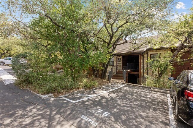 Building Photo - 4711 Spicewood Springs Rd