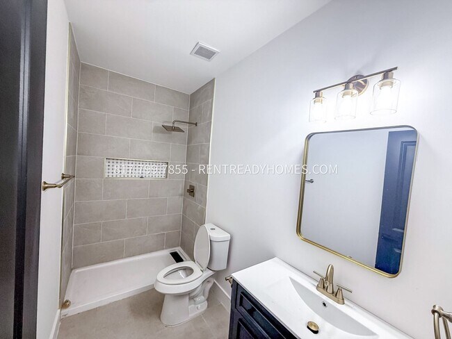Building Photo - 1337 W Bewick St